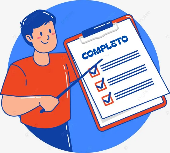 persona sujetando con la mano una tabla con un contenido marcado con palomitas indicando que esta completa